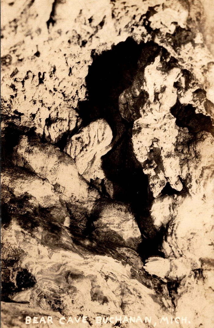 Bear Cave and Resort - Postcard (newer photo)